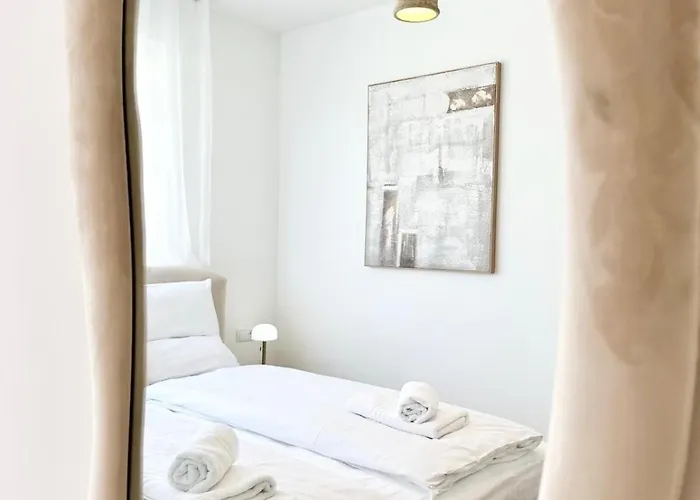Urban 22 Apartment *